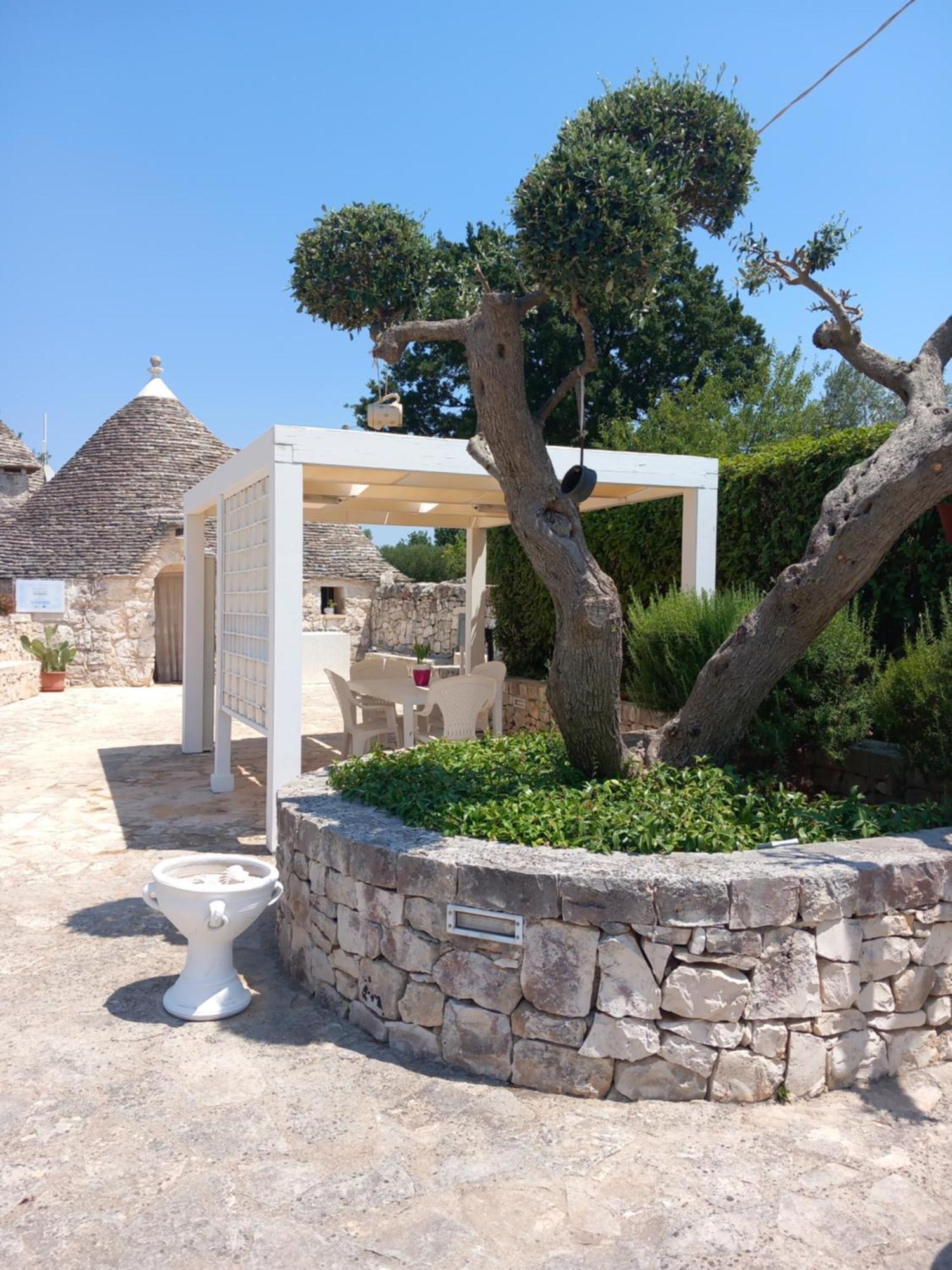 Trullo Monte Del Sale Guest House อัลเบโรเบลโล ภายนอก รูปภาพ
