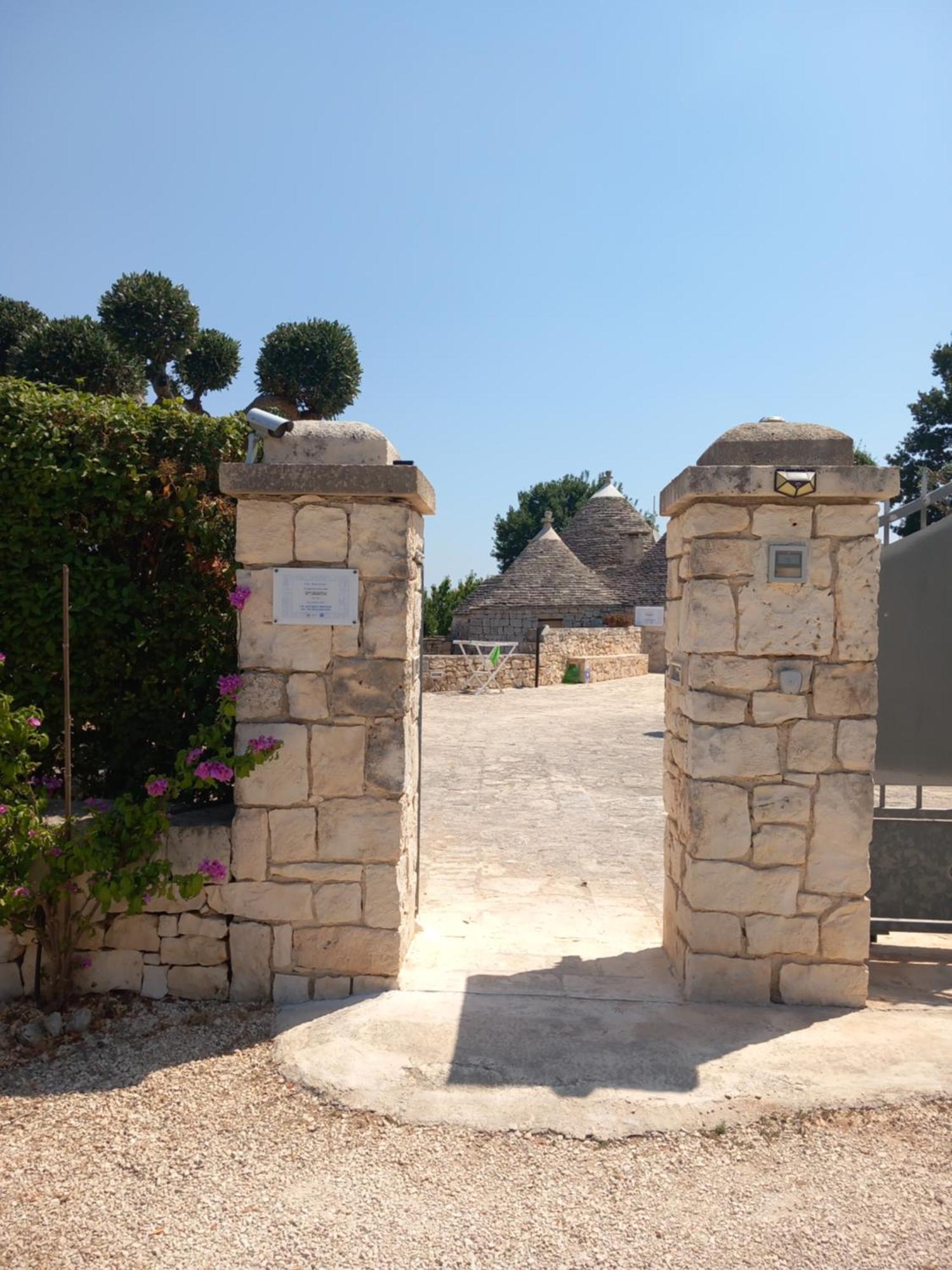 Trullo Monte Del Sale Guest House อัลเบโรเบลโล ภายนอก รูปภาพ