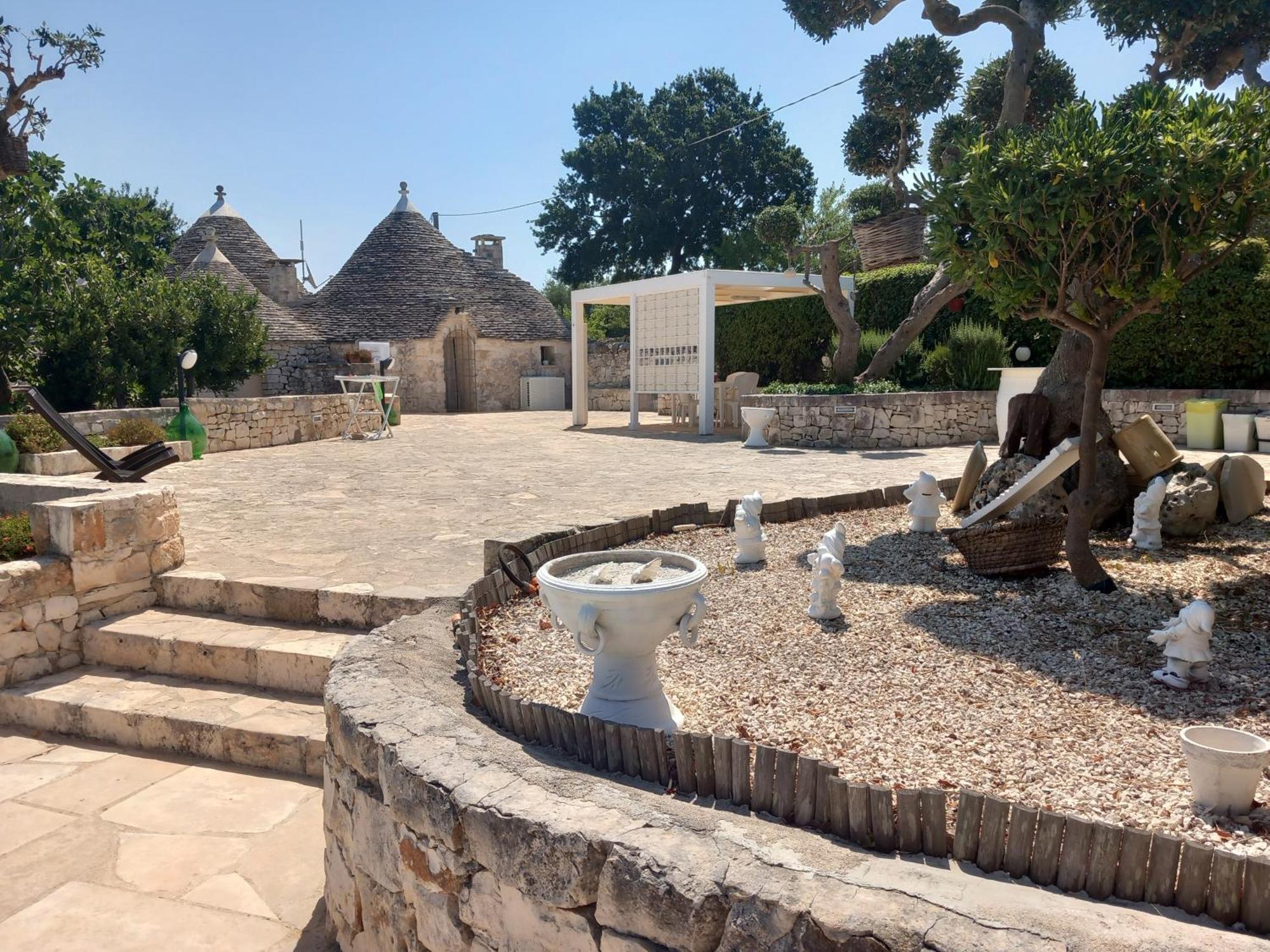 Trullo Monte Del Sale Guest House อัลเบโรเบลโล ภายนอก รูปภาพ