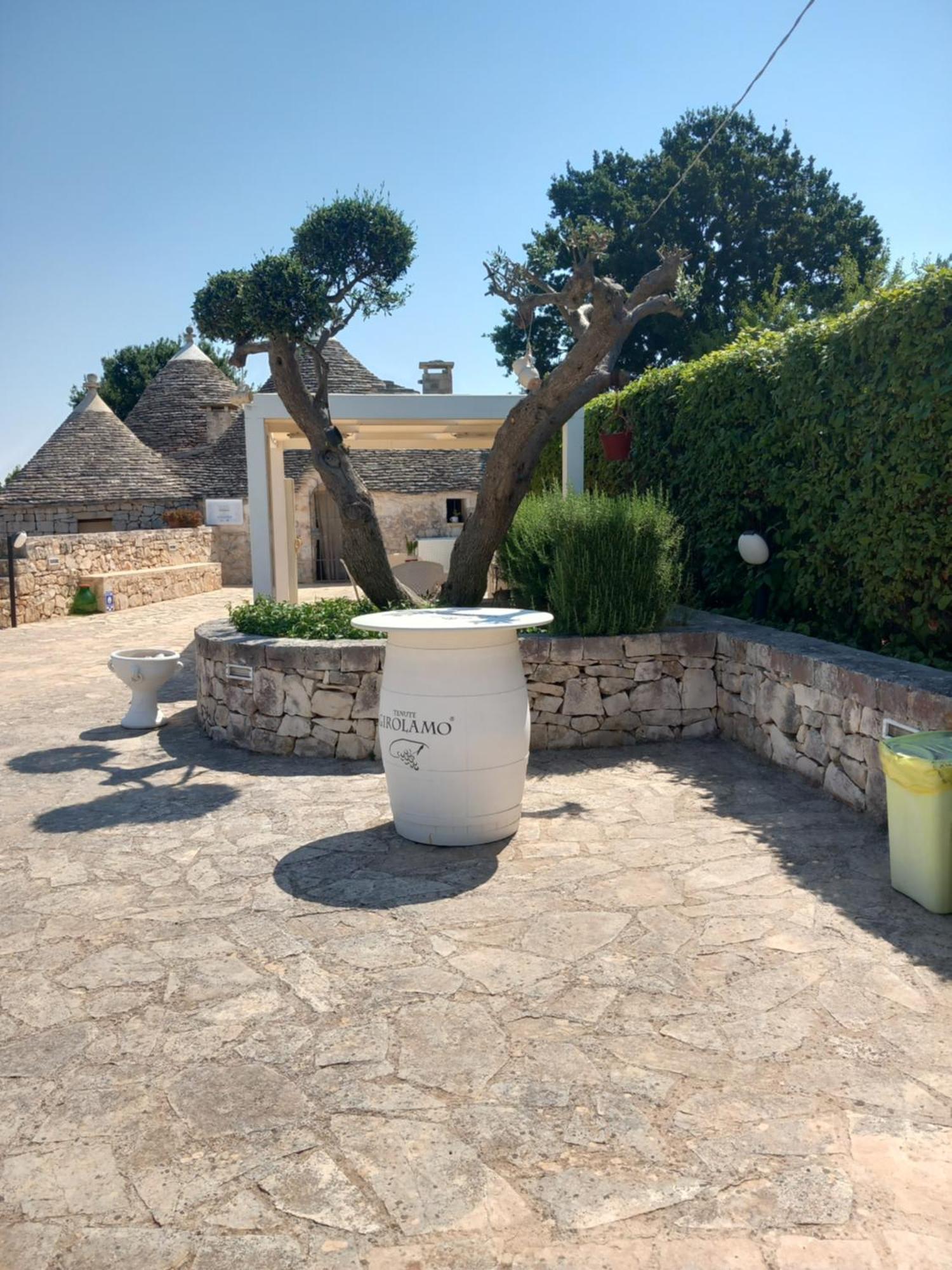 Trullo Monte Del Sale Guest House อัลเบโรเบลโล ภายนอก รูปภาพ