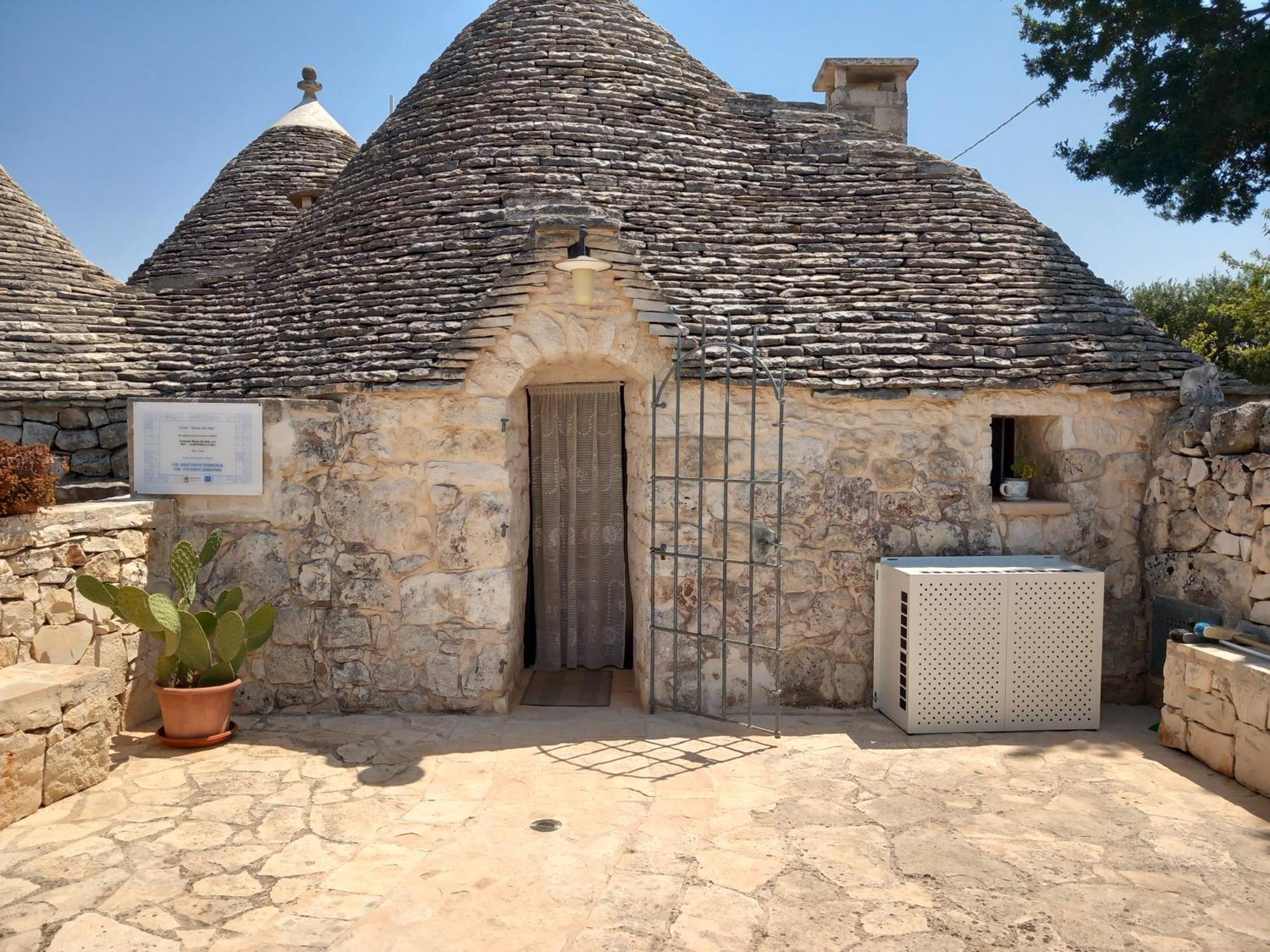 Trullo Monte Del Sale Guest House อัลเบโรเบลโล ภายนอก รูปภาพ