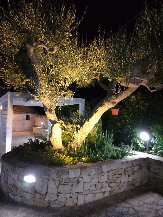 Trullo Monte Del Sale Guest House อัลเบโรเบลโล ภายนอก รูปภาพ