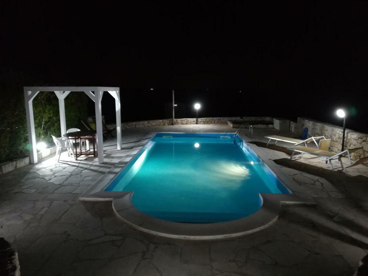 Trullo Monte Del Sale Guest House อัลเบโรเบลโล ภายนอก รูปภาพ